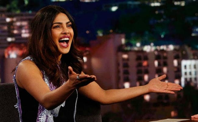 ट्रंप विरोधी महिला रैली में शामिल नहीं हो पाने का दुख सता रहा है देसी गर्ल प्रियंका को