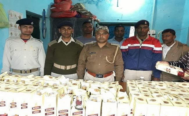 बिहार : शेखपुरा में भारी मात्रा में विदेशी शराब बरामद