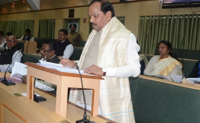 झारखंड बजट : कोई नया टैक्स नहीं, खेती व शिक्षा पर रघुवर सरकार का जोर