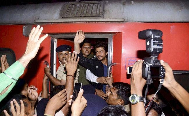 जानें, वडोदरा में‍ हुई ''दुर्भाग्‍यपूर्ण घटना'' को लेकर क्‍या बोले शाहरुख खान ?