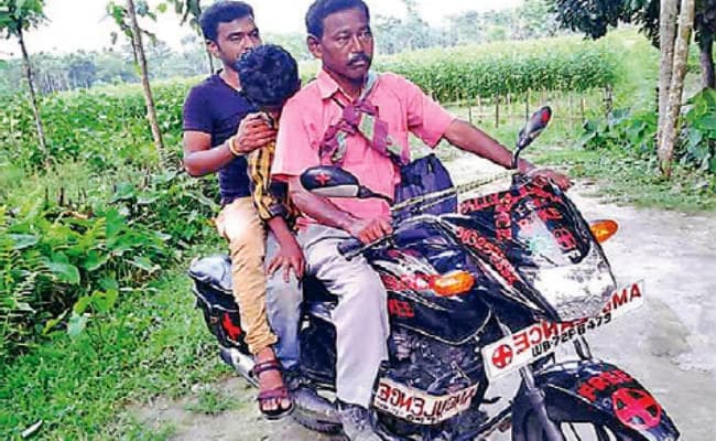 बाइक एंबुलेंस चलानेवाले चाय श्रमिक को पद्मश्री