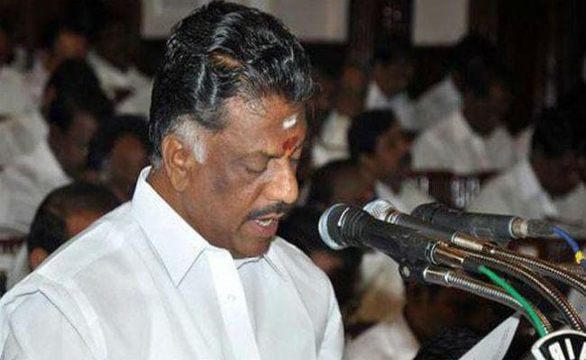 पनीरसेल्वम ने कहा- जल्लीकट्टू प्रदर्शन में घुस आए थे असामाजिक तत्व