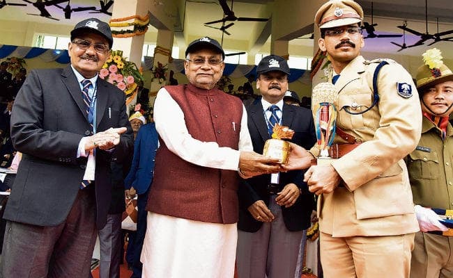 बिहार में शराब का अवैध धंधा हर हाल में रुकेगा, गड़बड़ी करनेवालों पर होगी कड़ी कार्रवाई : नीतीश कुमार