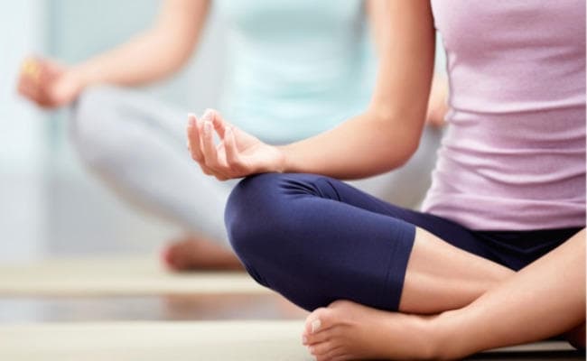 महिलाओं की नींद में सुधार करने में योग और कसरत मददगार नहीं : शोध