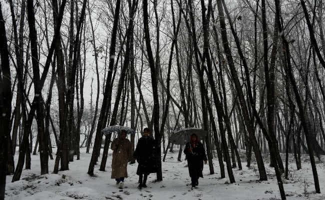 हिमाचल प्रदेश में हिमपात से जन-जीवन से अस्त -व्यस्त