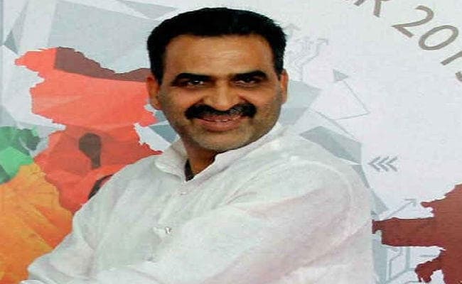 केंद्रीय मंत्री संजीव बलियान के बिगड़े बोल : मुलायम की सांसें अब गिनती की, दफन हो जायेगी सपा