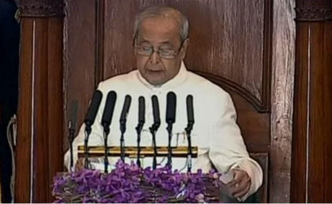 बजट सत्र : राष्ट्रपति ने कहा - आतंकवाद को मुहंतोड़ जवाब, कालेधन को रोकने में बड़ी सफलता