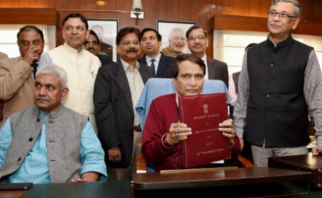 रेल बजट बना इतिहास, बदल जायेगा सोशलिस्ट बजट का मुखौटा