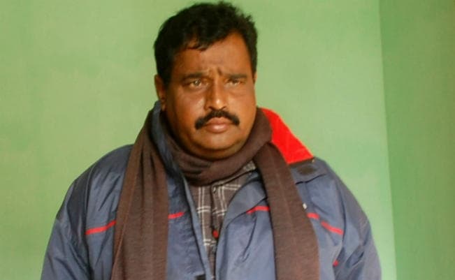 दुमका : एसीबी ने बरमसिया के पंचायत सचिव को रिश्वत लेते गिरफ्तार किया