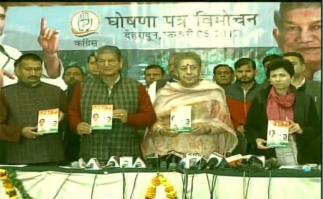 उत्तराखंड: हरीश रावत और अंबिका सोनी ने जारी किया कांग्रेस का घोषणा पत्र