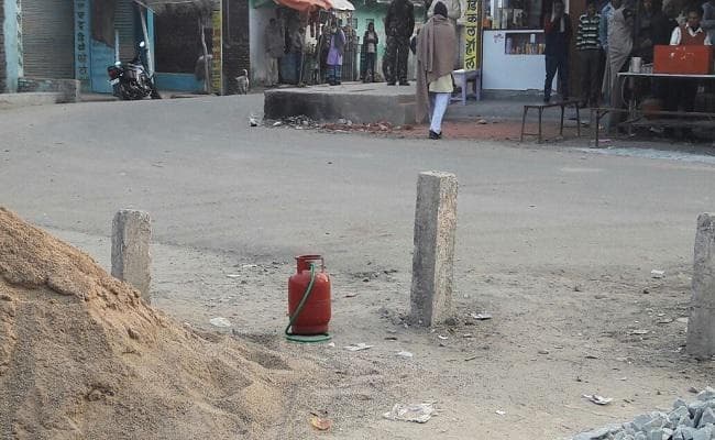 बिहार : औरंगाबाद में सिलेंडर बम बरामद, बम निरोधक दस्ता ने किया डिफ्यूज