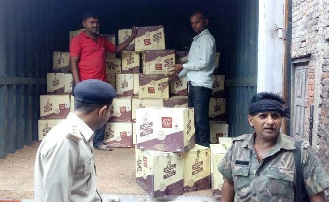 बंद भइल दारु के बोतलवा, बदल गयी हमरी नगरिया