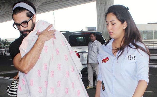 SO CUTE: शाहिद ने शेयर की बेटी मीशा की पहली झलक, देखें तसवीर