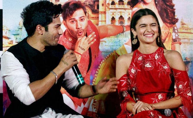 तो क्‍या रिलेशनशिप में हैं आलिया-सिद्धार्थ, वरुण ने किया इशारा!