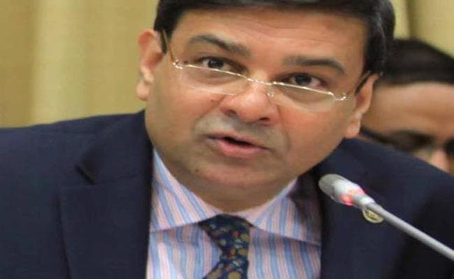 रिजर्व बैंक ने निवेशकों और बैंकरों की उम्मीद पर फेरा पानी, रेपो रेट को 6.25 फीसदी पर रखा बरकरार