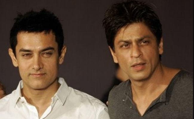 PHOTO: हो गई आमिर-शाहरुख की दोस्‍ती, 25 साल बाद शेयर की ये सेल्‍फी...