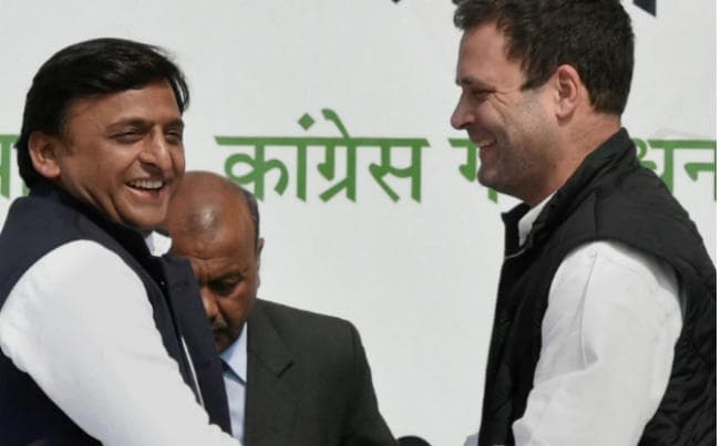 मोदी को अपने काम के बजाय दूसरों के बाथरूम में झांकना पसंद है : राहुल गांधी