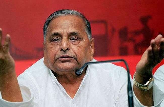 भाई की सीट से प्रचार का मुलायम ने किया आगाज, अखिलेश का नाम तक नहीं लिया