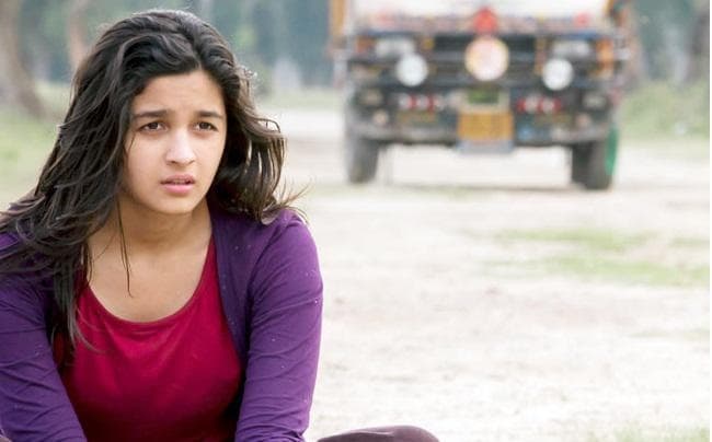 वादा कीजिए आप प्रेमी के बारे में नहीं पूछेंगे : आलिया