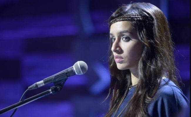 श्रद्धा कपूर और अर्जुन कपूर की ''हाफ गर्लफ्रेंड'' का पोस्‍टर रिलीज