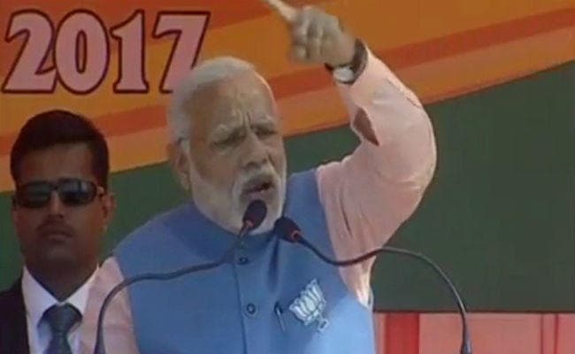 पीएम मोदी ने कहा- कांग्रेस ने करवाया था मुलायम पर हमला, बेटा उसी की गोद में बैठ गया