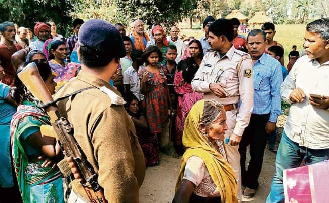 अतिक्रमण हटाने गयी पुलिस व मजिस्ट्रेट पर पथराव, सीओ समेत पांच हुए जख्मी