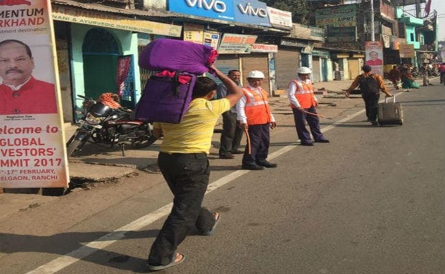 ग्लोबल इनवेस्टर्स समिट : बिना परमिट की गाड़ियों के ना चलने से आम आदमी परेशान