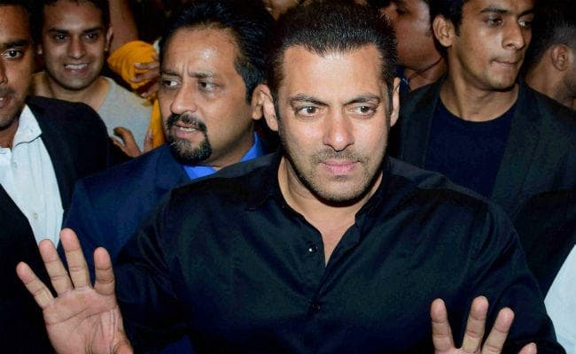 सलमान खान के बारे में ये क्‍या बोल गई पाकिस्‍तानी एक्‍ट्रेस सबा कमर, वीडियो