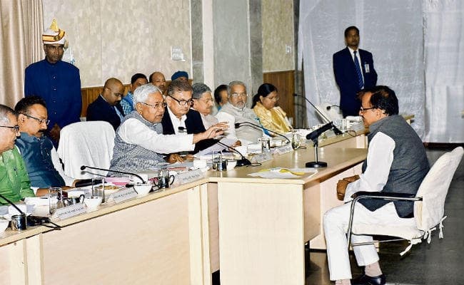 सीएम नीतीश का शिक्षा विभाग को निर्देश, देवनागरी व रोमन में मिले प्रमाणपत्र