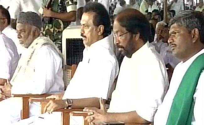 तमिलनाडु: भूख हडताल पर बैठे द्रमुक के कार्यकारी प्रमुख स्टालिन कहा- लोकतंत्र की हुई है हत्या