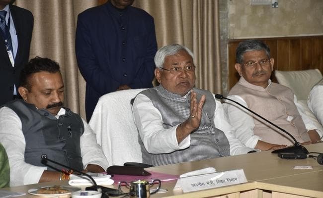 नीतीश ने दिये जांच के आदेश, मिड डे मिल के चावल में गिरकर छात्रा की मौत का मामला