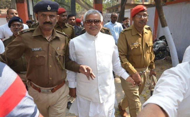 रामाधीर सिंह को हजारीबाग जेल शिफ्ट किया गया, समर्थकों ने किया जमकर हंगामा