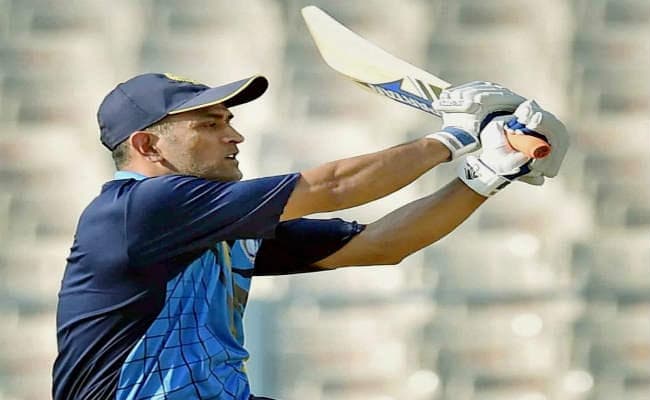 अपनी कप्‍तानी में झारखंड का पहला मैच हार गये धौनी