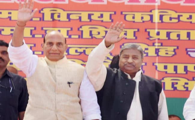 अखिलेश ने अपने पिता के सपनों को किया चूर-चूर : राजनाथ