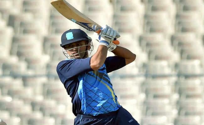 धौनी की तूफानी बल्‍लेबाजी, झारखंड के लिए जड़ा पहला शतक, दिलायी जीत