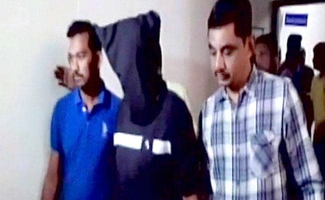 जानें, कैसे ”लोन वुल्फ” अटैक करके गुजरात को दहलाना चाहता था आइएस आतंकी