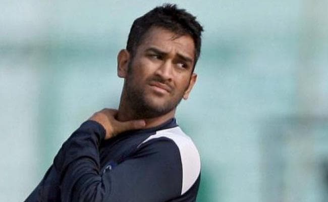 झारखंड के कम स्कोर का धौनी ने किया बचाव