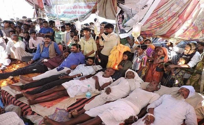 कहीं पुल की मांग मौत का सबब ना बन जाये, 10 दिनों से अनशन पर लोग, हालत नाजुक