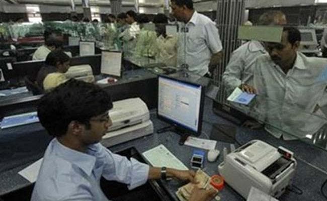 बैंकों में अब मात्र 4 बार ही कैश लेन-देन फ्री, पांचवीं बार से प्रत्‍येक ट्रांजेक्‍शन पर लगेंगे 150 रुपये