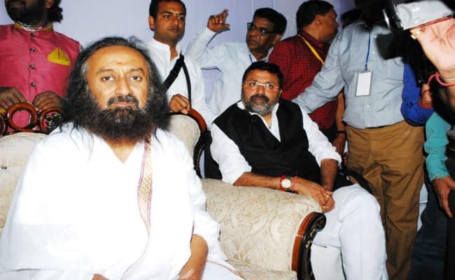 युवा योग व उद्योग में लग जायें : श्रीश्री रविशंकर