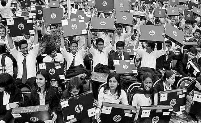 खैरात बांटती राजनीति का सच