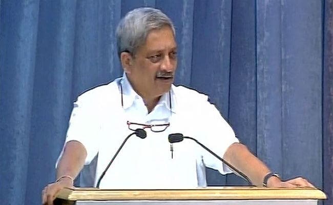 क्या पाकिस्तान रासायनिक हथियार का कर रहा है इस्तेमाल ? पर्रिकर ने कहा- हम तैयार हैं…
