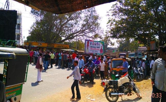 राजकिशोर हत्याकांड के खिलाफ देवघर में रोड जाम