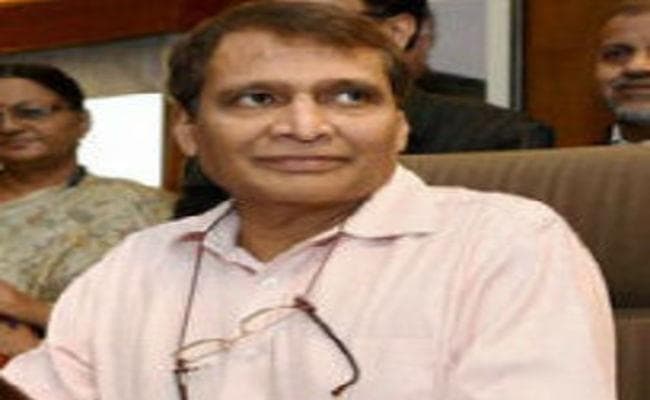 आधार कार्ड के जरिये टिकट बुकिंग को बढ़ावा देगा रेलवे, रेलमंत्री सुरेश प्रभु ने पेश की 2017-18 की कार्ययोजना