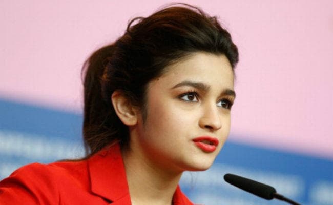 जान से मारने की धमकी मिलने के बाद आलिया भट्ट ने दिया ये बयान, वीडियो