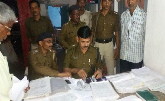 दरभंगा में आपत्तिजनक कागजात के साथ अधिवक्ता गिरफ्तार