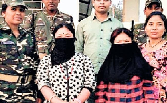 विदेश भेजे जाने से बची दो युवती