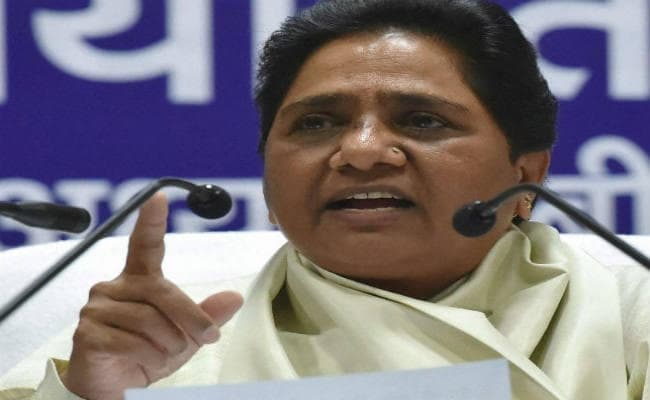 माया का मोदी पर तंज, जनता ने गोद लिये बाहरी बेटे को गुजरात भेजने का मन बना लिया है