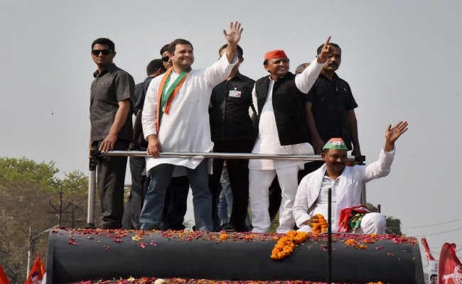 वाराणसी में शक्ति प्रदर्शन : मोदी के रोड शो का जवाब राहुल-अखिलेश ने रोड शो से दिया