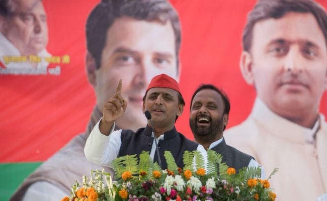 बोले अखिलेश यादव- पीएम मोदी चुनाव तक रोड शो ही करते रहेंगे